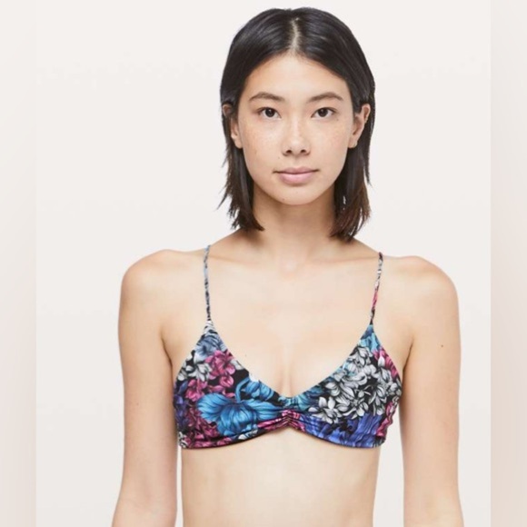 Lululemon Sun Soaker Bikini Top in Nocturnal Floral Multi.  Size 8 - Picture 1 of 9